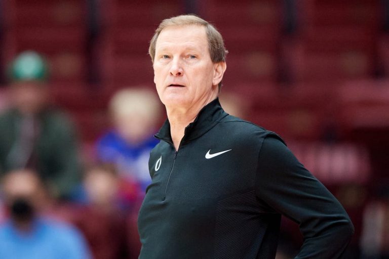 Oregon easily ends Southern California’s winning streak