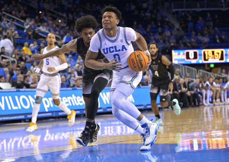 No. 7 UCLA faces tough road test at rising Oregon