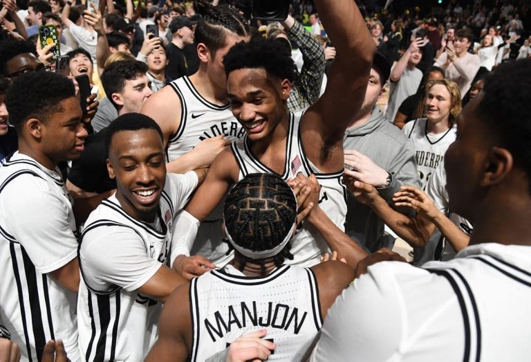 Vanderbilt stuns No. 6 Tennessee on buzzer-beater