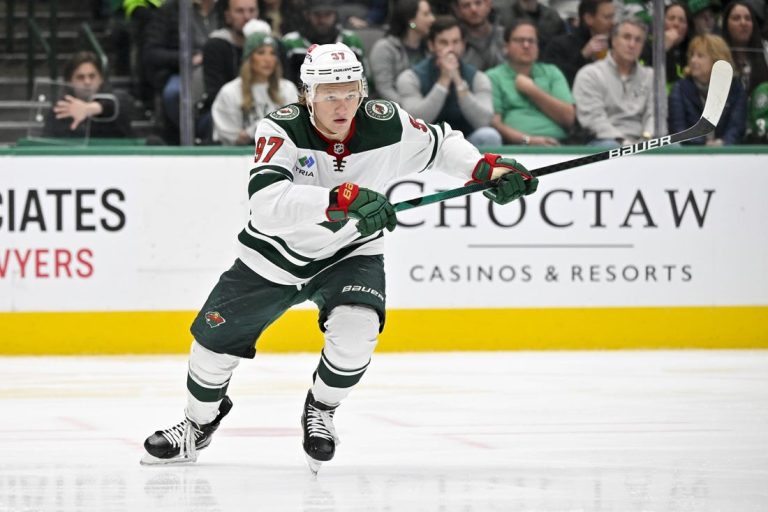 NHL News: Knights hope for continued success on dads’ trip to Minnesota