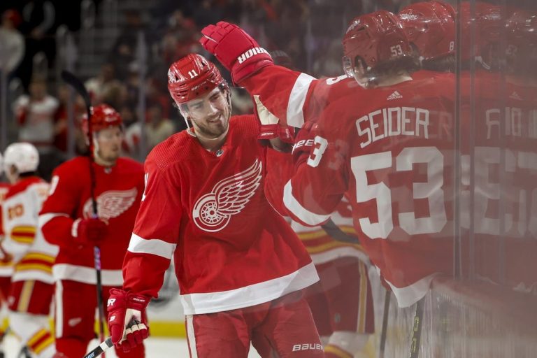 NHL News: Red Wings ride momentum into two-game set vs. Canucks