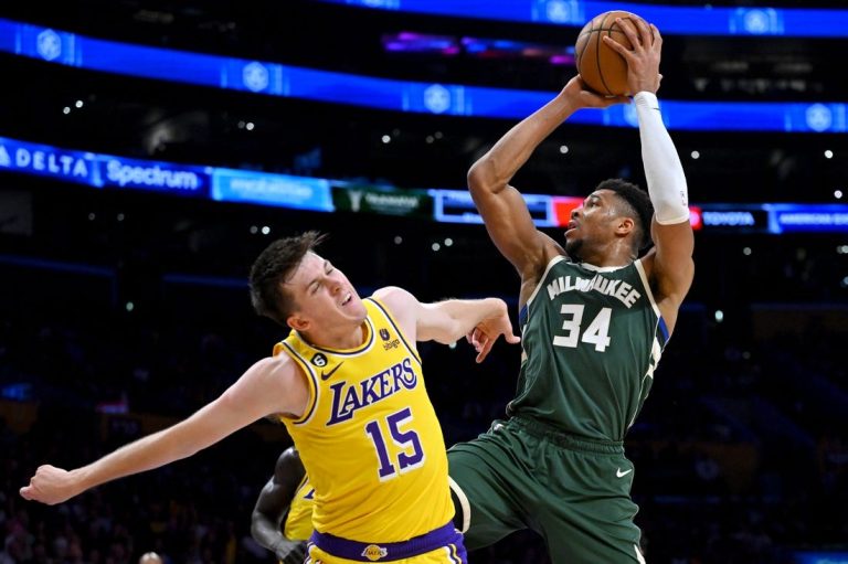 NBA roundup: Bucks win ninth straight as Lakers rest LeBron James