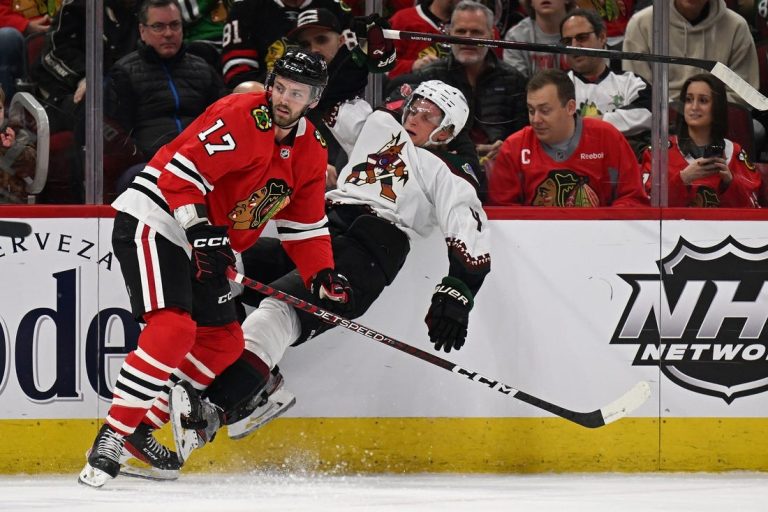 NHL News: Blackhawks come from behind, down Coyotes in OT