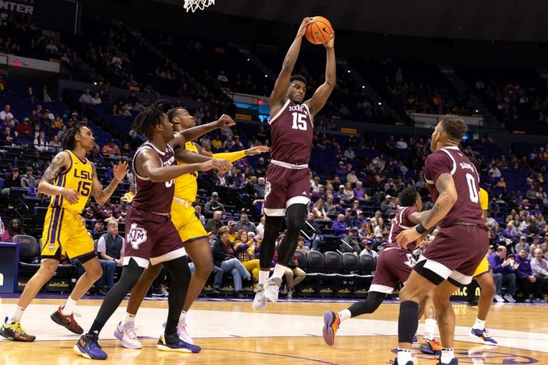 Texas A&M finishes rare sweep of  LSU