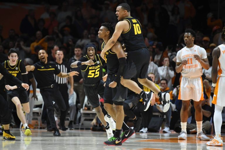 Top 25 roundup: Mizzou stuns No. 6 Tennessee on last-second heave