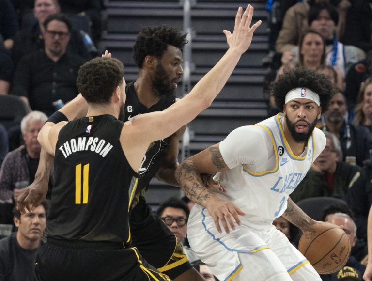 New-look Lakers topple Warriors, 109-103