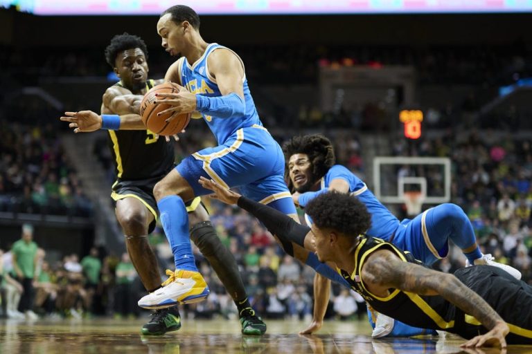 No. 7 UCLA extends Pac-12 lead with win at Oregon