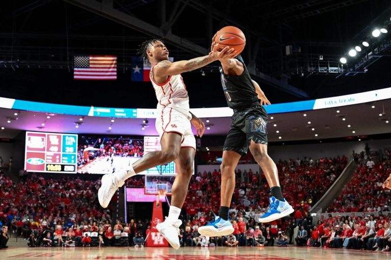 With share of AAC title in sights, No. 1 Houston faces Tulane