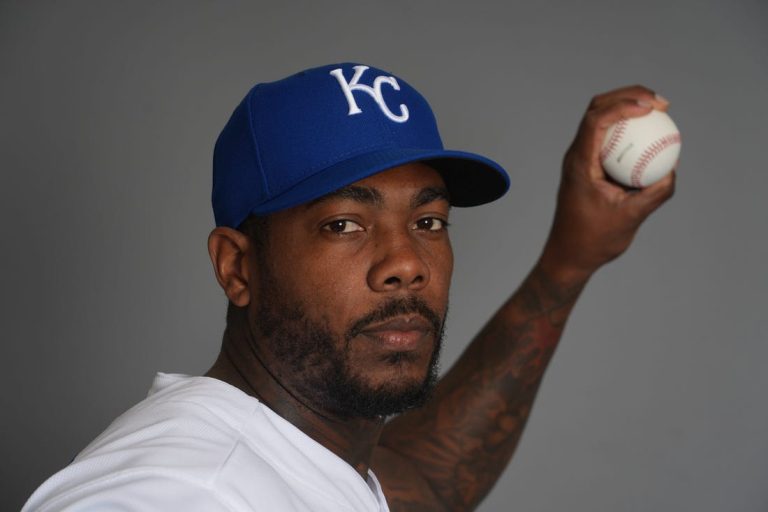 MLB News: Aroldis Chapman injures mouth after fall at home