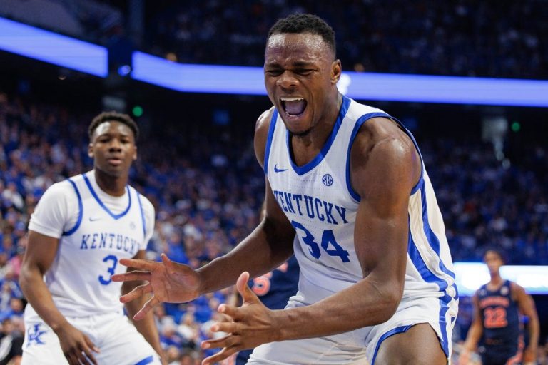 Oscar Tshiebwe powers Kentucky past Auburn