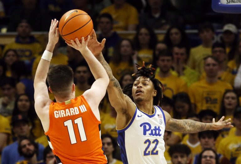 Pitt takes over in second half, defeats Syracuse
