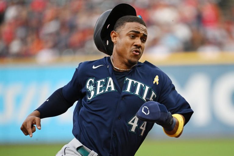 MLB News: Mariners taking expectations into opener vs. Guardians