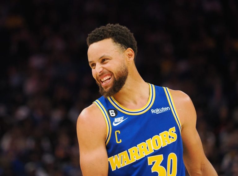 Stephen Curry inks long-term Under Armour extension