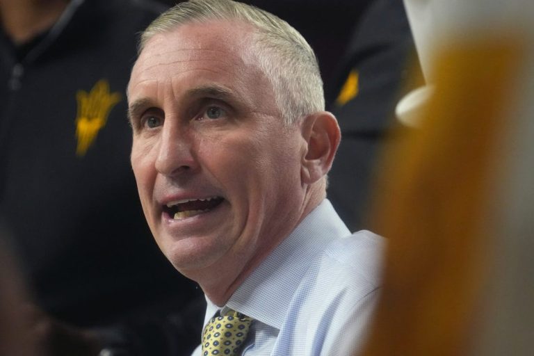Arizona State, Bobby Hurley agree on contract through 2025-26