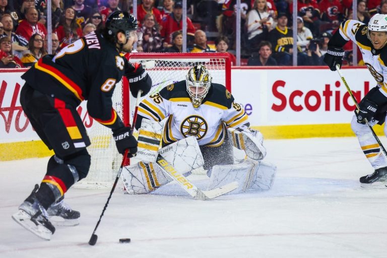 NHL News: NHL roundup: Linus Ullmark’s record night lifts Bruins
