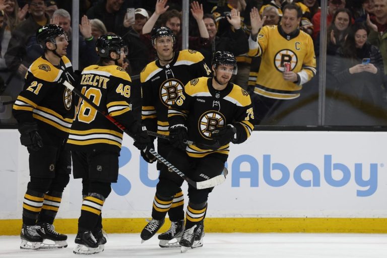 NHL News: NHL roundup: Bruins become fastest to 100 points
