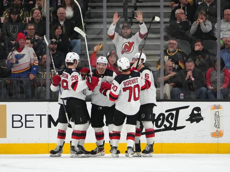 NHL News: Devils stay scorching hot with OT win over Coyotes