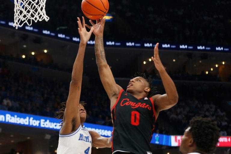 No. 1 Houston looks to top Cincinnati for 3rd time this season