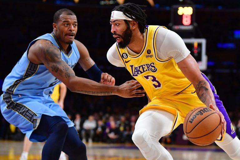 Anthony Davis’ big night propels Lakers past Grizzlies