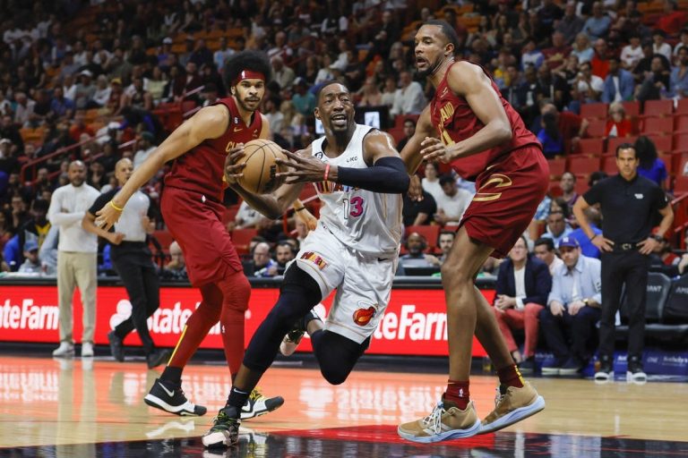 Cavaliers edge Heat to extend win streak to three