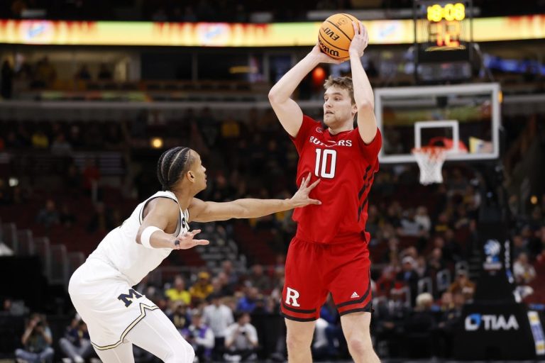 Cam Spencer, stingy defense propel Rutgers past Michigan