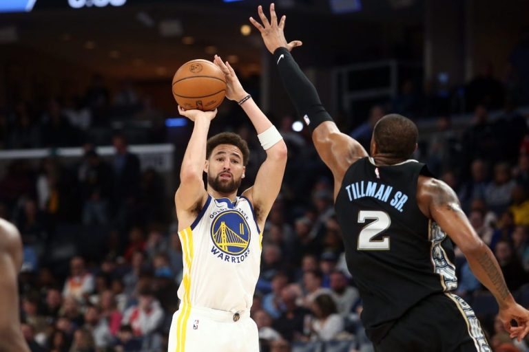 Hot at home, Grizzlies wallop Warriors