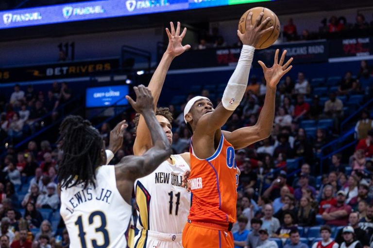 Shai Gilgeous-Alexander scores 35, Thunder top Pelicans