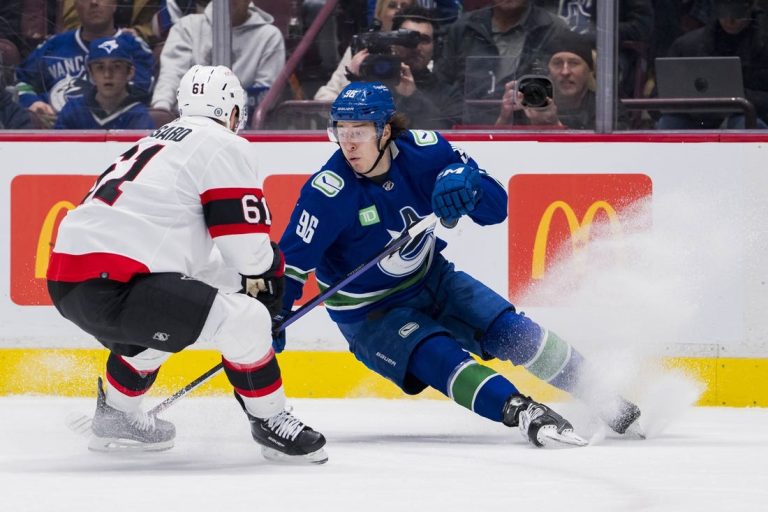 NHL News: Canucks thump Senators, cruise to fourth straight win