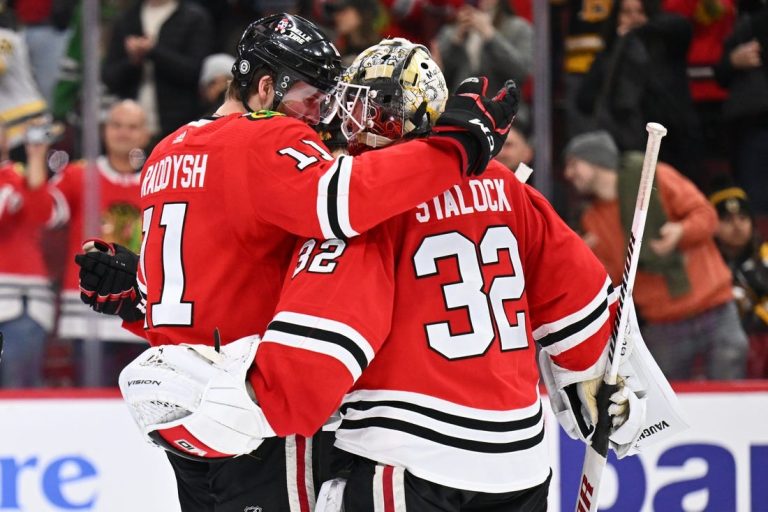 NHL News: NHL roundup: Taylor Raddysh, Blackhawks beat Bruins