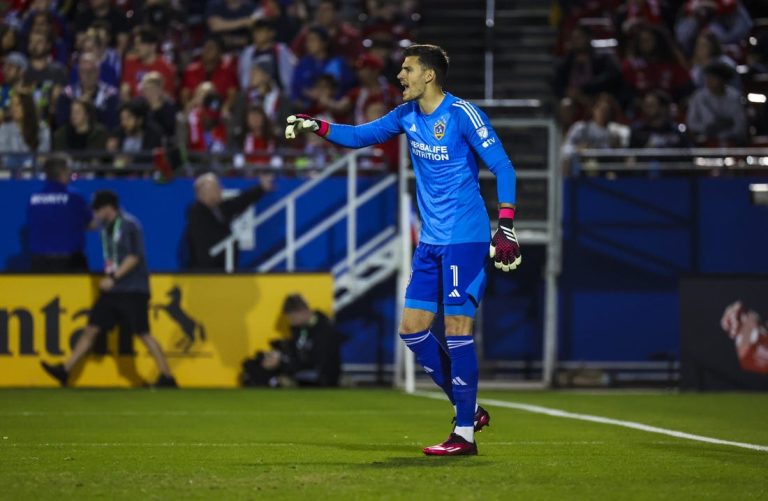 MLS News: Galaxy open home schedule by facing Whitecaps