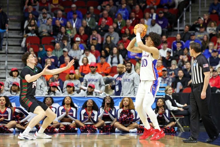 West No. 1 seed Kansas hammers Howard with huge second half