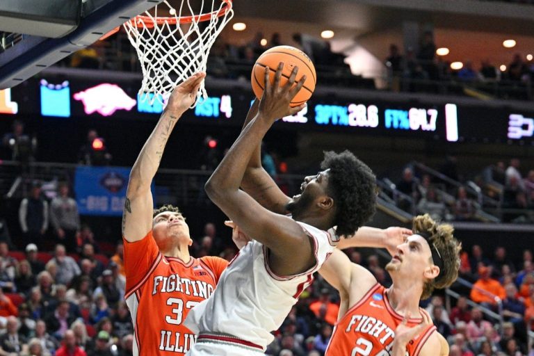 No. 8 Arkansas tops No. 9 Illinois, gets Kansas next