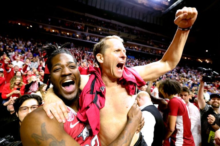 NCAA Tournament roundup: No. 8 Arkansas ousts No. 1 Kansas