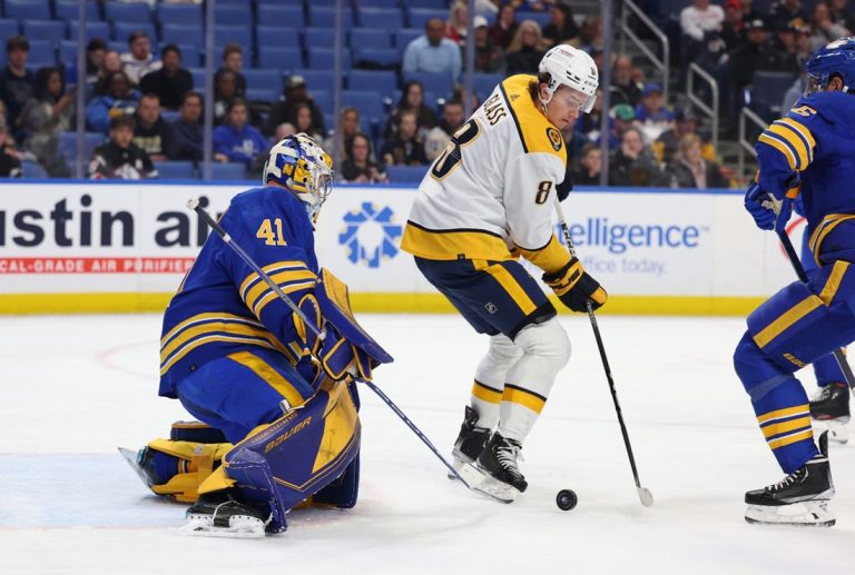 NHL News: Four-goal second lifts Preds over Sabres