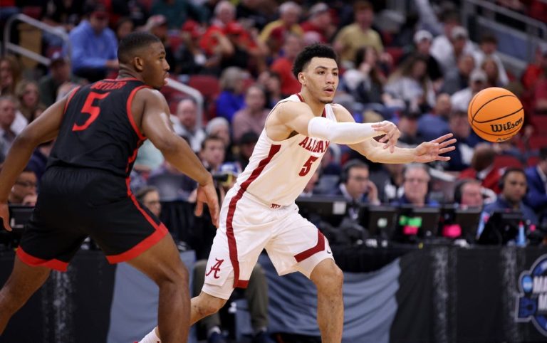 No. 5 SDSU stuns overall No. 1 Alabama in Sweet 16