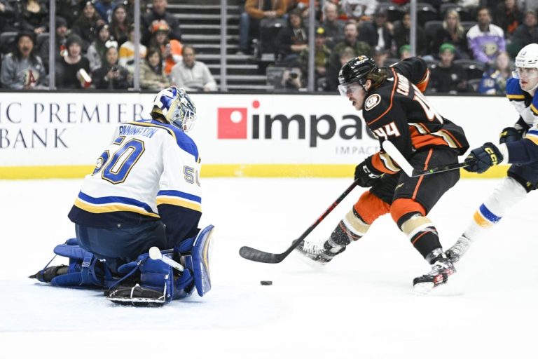 NHL News: Blues finish off season sweep of Ducks