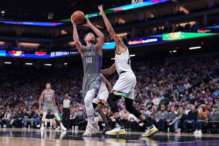 Out to end playoff drought, Kings visit Blazers