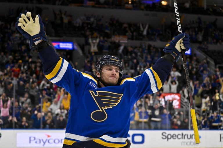 NHL News: Blues look to keep momentum vs. lowly Blackhawks