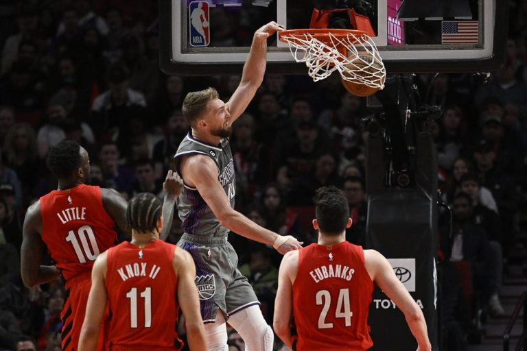 Kings blitz Blazers, end longest playoff drought in NBA history