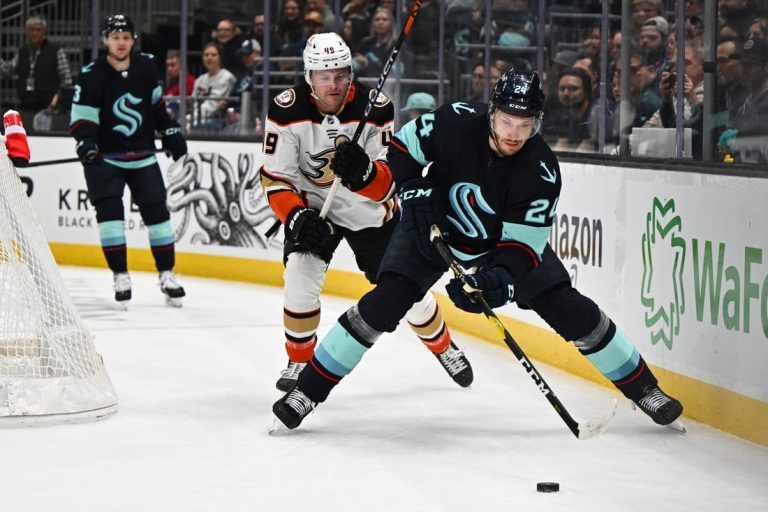 NHL News: Kraken hand Ducks 6th straight setback