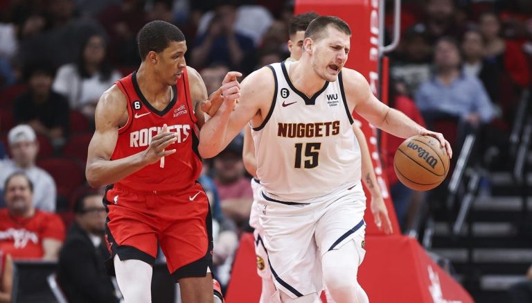 Looking to lock down No. 1 seed, Nuggets visit Suns