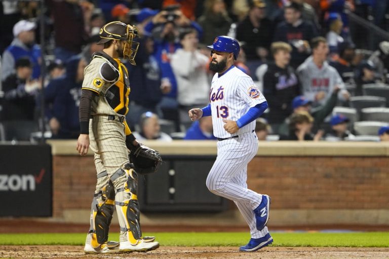 MLB News: Mets, Padres continue postseason rematch