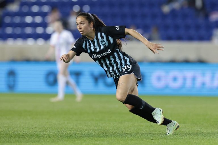 NWSL News: NC Courage acquire M Victoria Pickett from Gotham FC