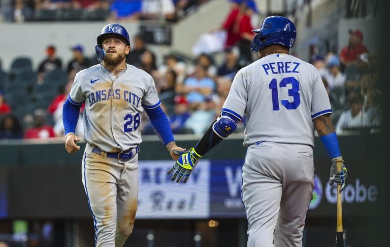 MLB News: Rangers rally in 10th for walk-off victory over Royals