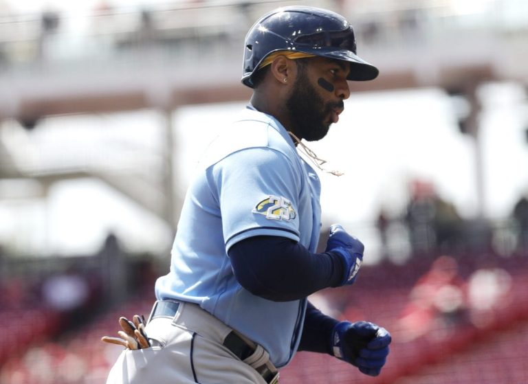 MLB News: Rays’ Yandy Diaz leaves game with dehydration