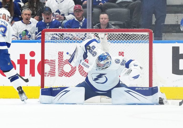 NHL News: Lightning stay alive with victory at Maple Leafs