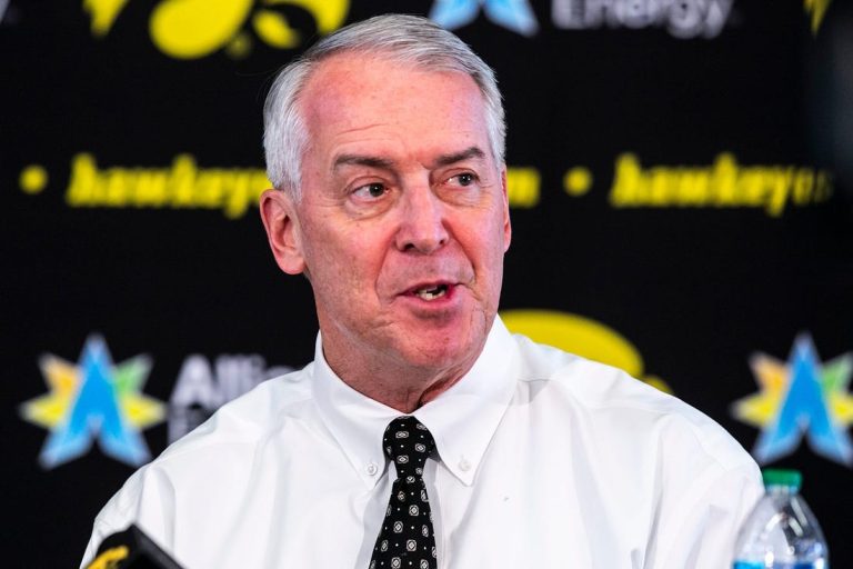 NCAAF News: Iowa AD Gary Barta to retire effective Aug. 1