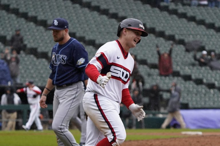 MLB News: White Sox score seven in ninth to stun Rays, end 10-game slide