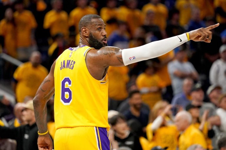 Led by stars, Lakers look to sink Warriors for 2-0 series lead