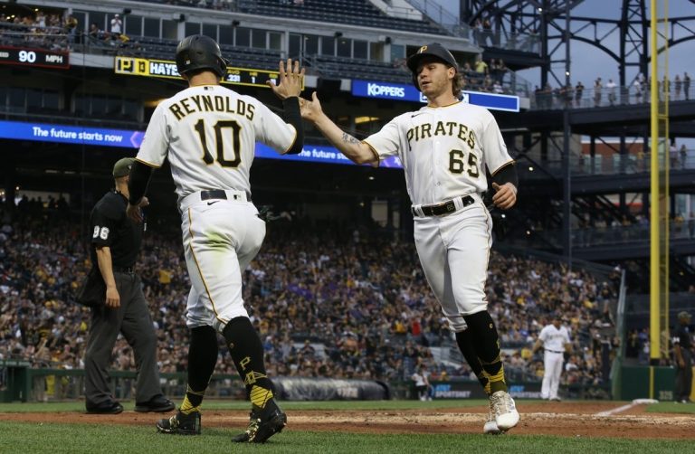 MLB News: Pirates ride seven-run inning to rout of D-backs